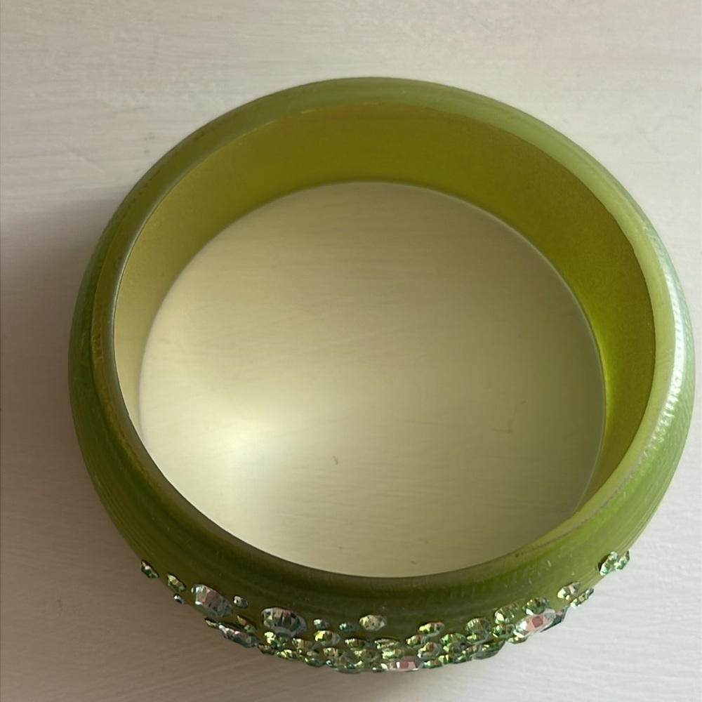 Textured Green Lucite Crystal Embellished Chunky Statement Bangle - Picture 3 of 6